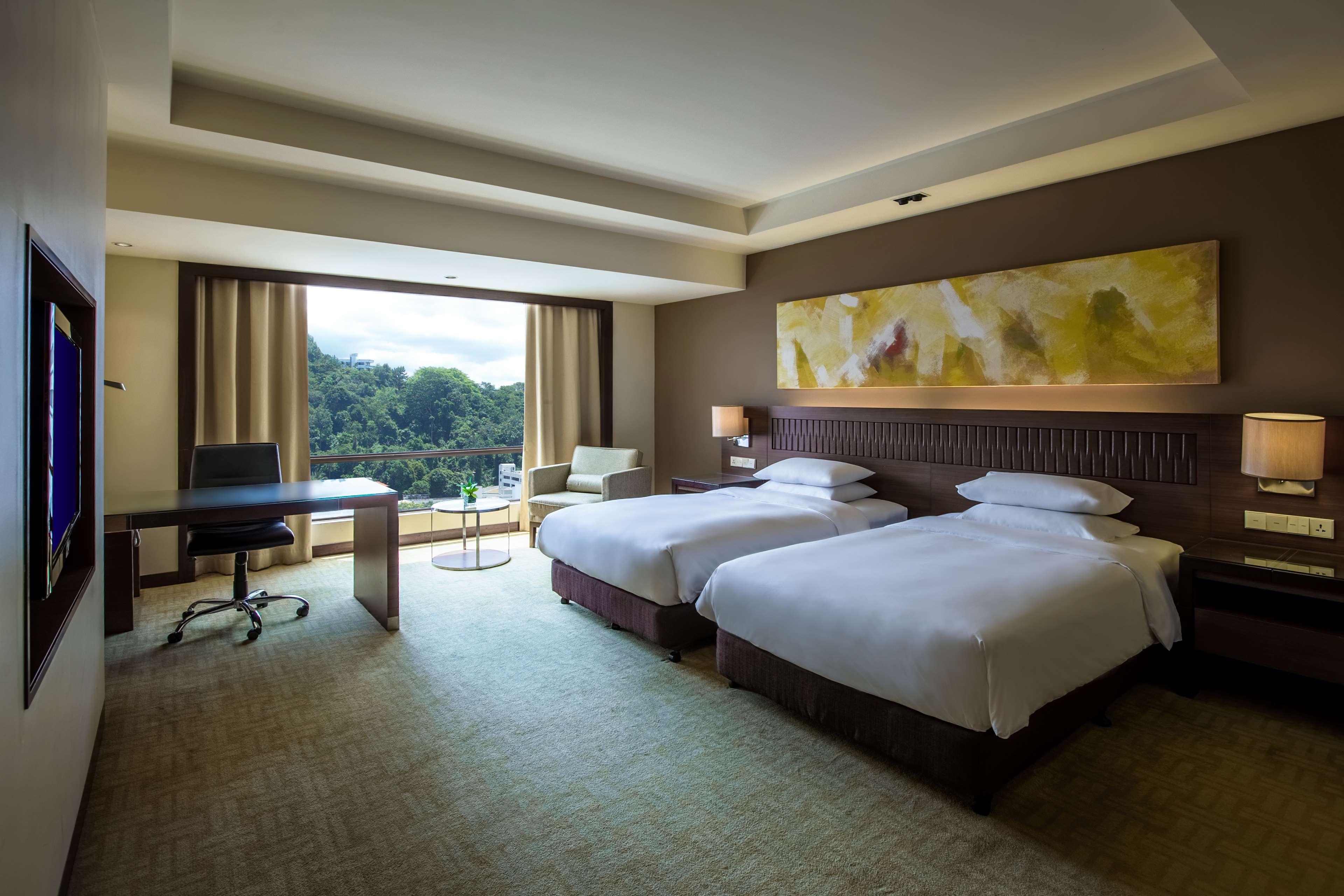 Hyatt Regency Kinabalu Hotel Kota Kinabalu Kültér fotó Deluxe Room
