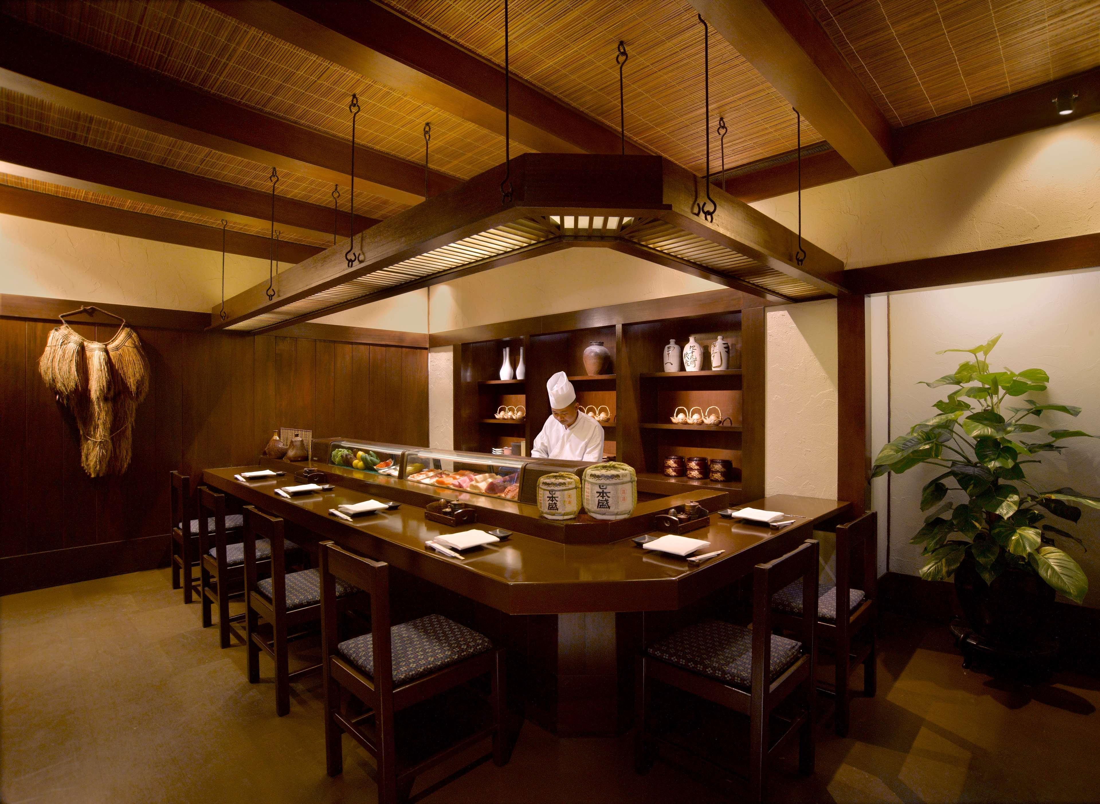 Hyatt Regency Kinabalu Hotel Kota Kinabalu Kültér fotó A sushi bar in Tokyo
