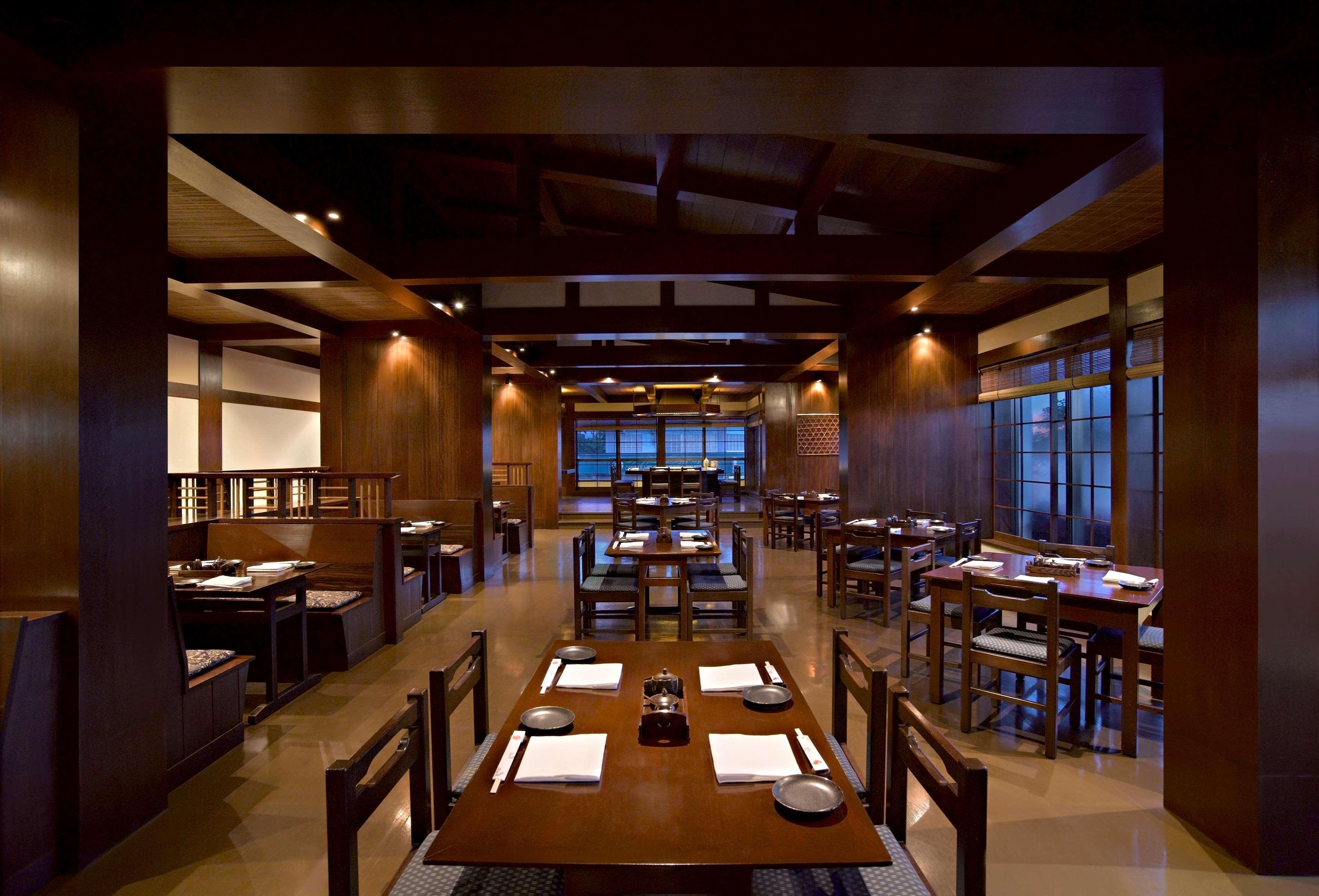 Hyatt Regency Kinabalu Hotel Kota Kinabalu Kültér fotó The interior of the restaurant